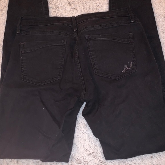 Extreme stretch, black legging/jean feel - Picture 2 of 3